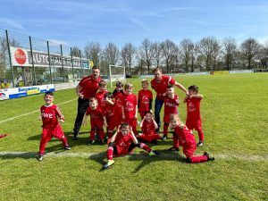 Read more about the article Spannende Jugendspiele im Frostkrone Fussballpark: B-Jugend gewinnt souverän, E-Jugend kämpft trotz Niederlage und G-Jugend überzeugt in Westerwiehe